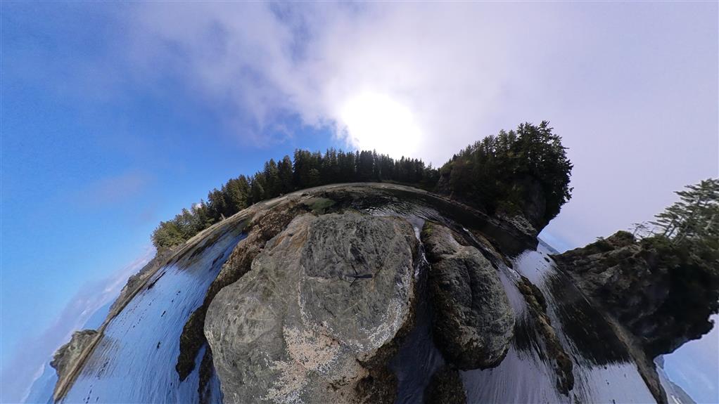 A partial photosphere of the beach at Kiix̣in.